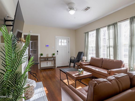 3rd image of 522 Taylor St