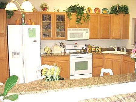 KITCHEN W/GRANITE