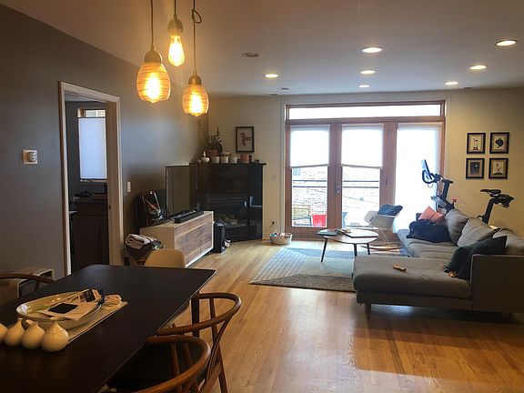 4th image of 2064 N California Ave APT 204