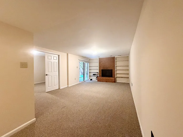 7418 Crestberry Ln — Photo 50