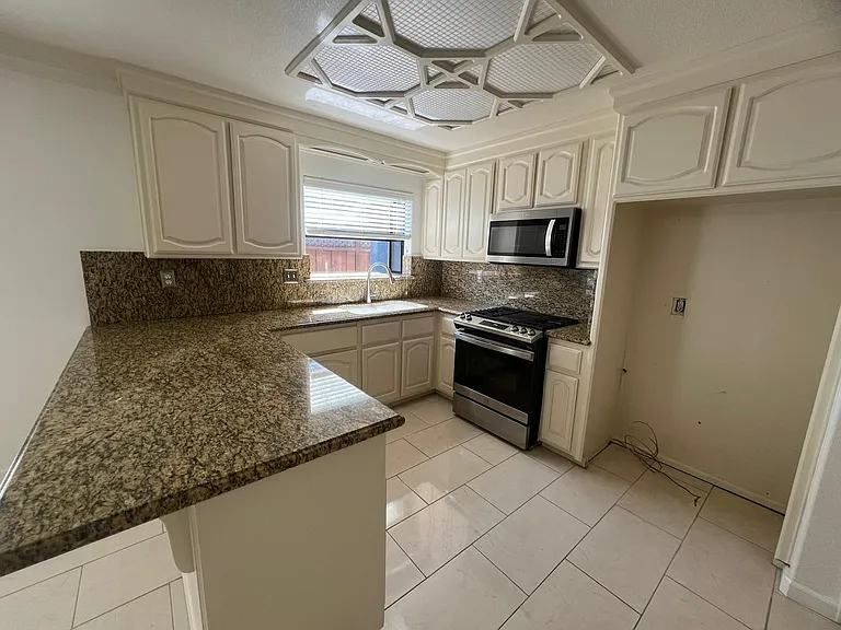 2488 Shilshone Cir — Photo 37
