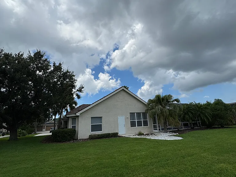 10084 Cherry Hills Avenue Cir — Photo 31