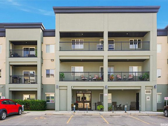 3rd image of UNIT 312-106 Hampton CIRCLE