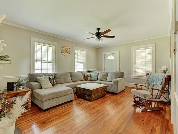 4th image of 7 Hedgepath St