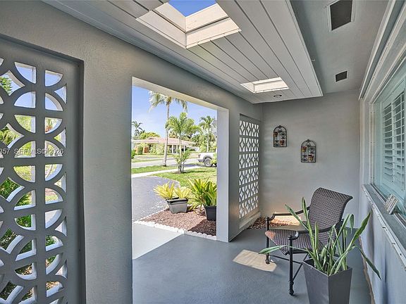 5th image of 510 SE 5th St