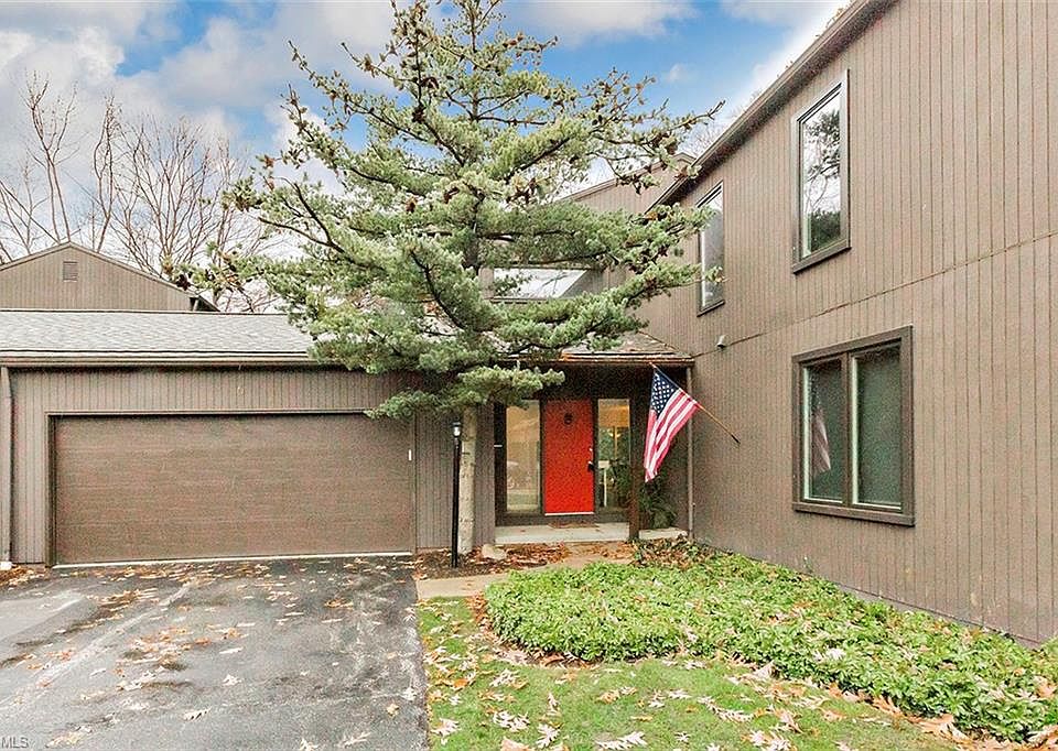 1st image of 6 Oakshore Dr Unit 6