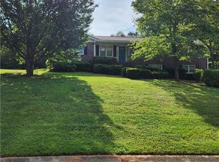 3272 Spreading Oak Dr, Douglasville, GA 30135