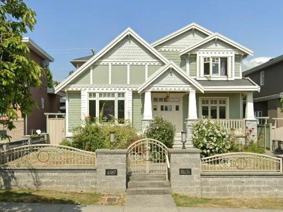 4387 William St #4387