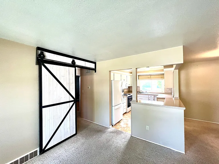 136 Fairway Dr — Photo 10