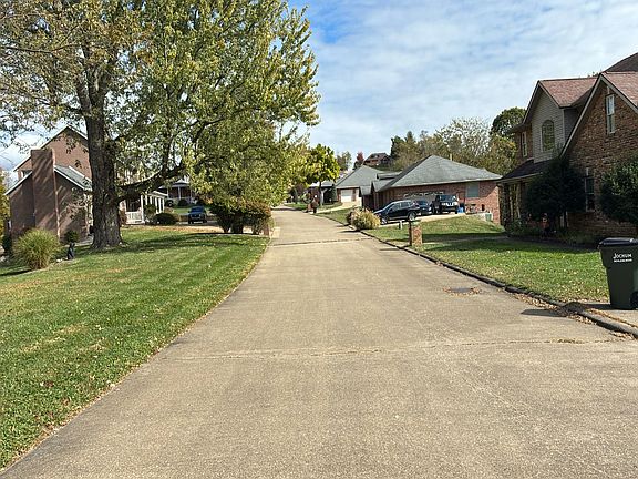 4th image of 402 Jersey Dr