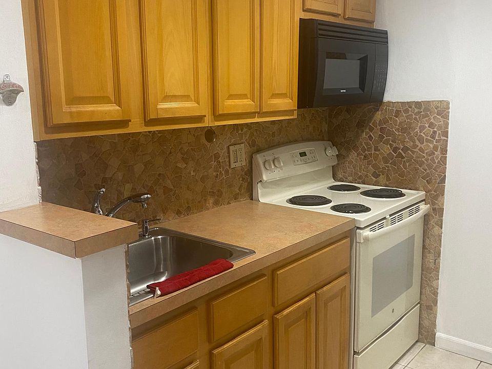 1st image of 2721 Laconia Ave #1