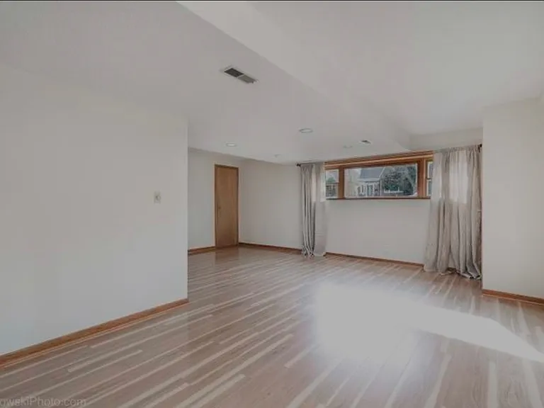 3343 N Normandy Ave #G — Photo 3