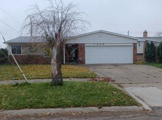 1228 Somerset Ln, Flint, MI 48503
