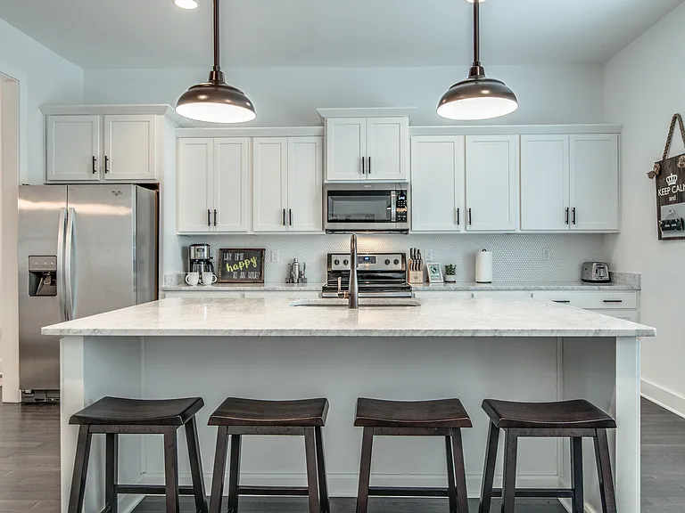418 Douglas Ave — Photo 4