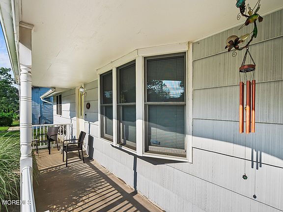 3rd image of 780 Vaughn Avenue