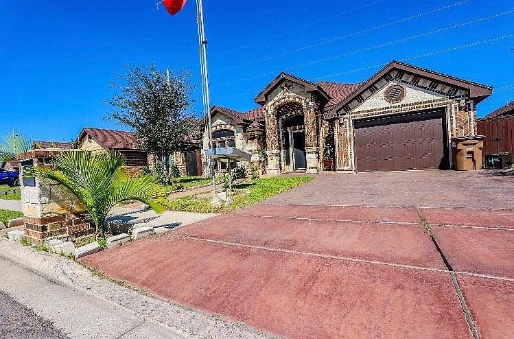 1st image of 407 Benites St