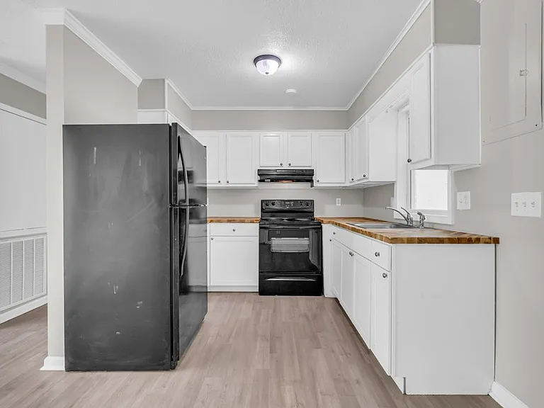134 Poplar St — Photo 10