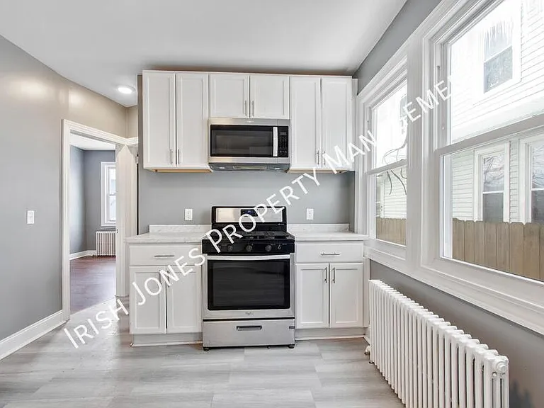 190 Whitney Pl #LOWER - UTILITIES IN — Photo 2