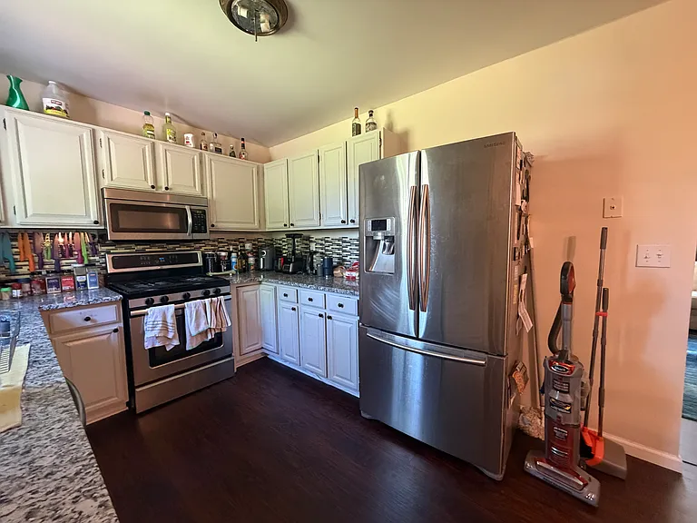 741 Kentucky Dr — Photo 11