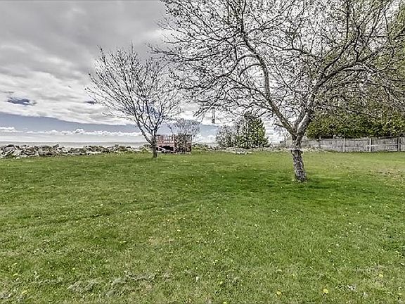 4th image of N2330 Shore Dr