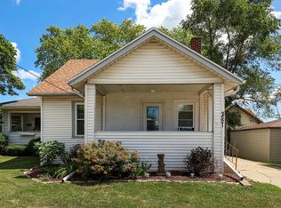 2521 Taylor Ave, Racine, WI 53403