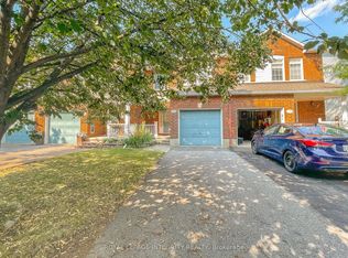 172 Gray Cres, Ottawa, ON K2K 3L8