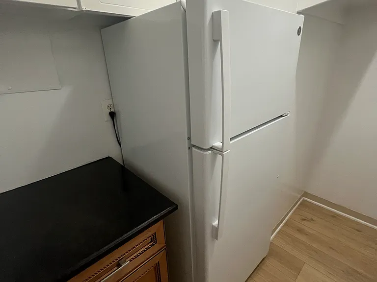 2025 N Lincoln St #102 — Photo 3