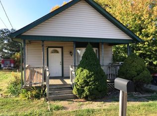 9067 Columbus Rd, Louisville, OH 44641