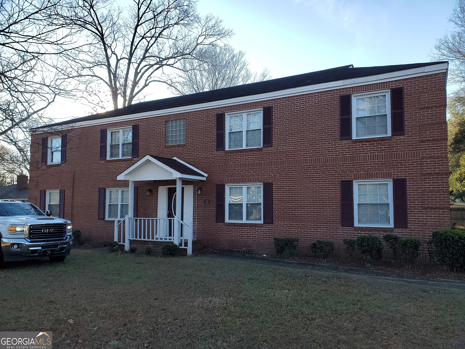 2 bed, 1.0 bath, $895 — Photo 1