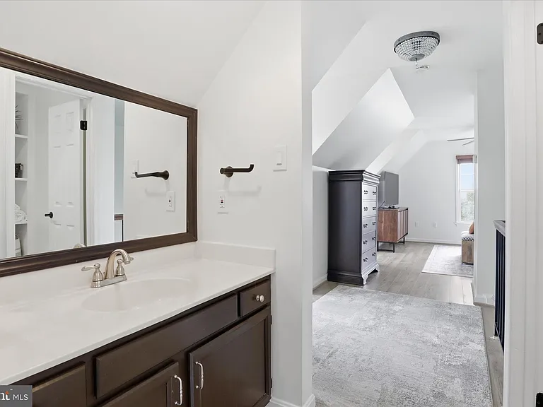 12845 Mill Brook Ct — Photo 32