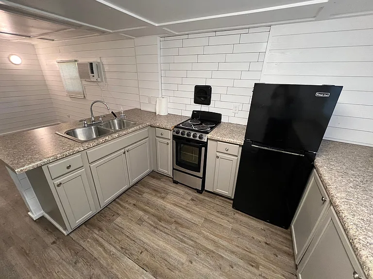 5481 Dover Ave — Photo 43