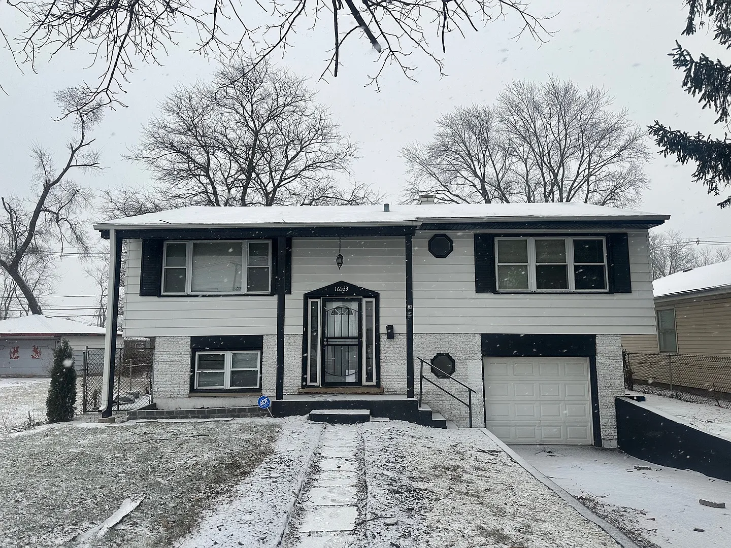 16533 Dixie Hwy photo 1