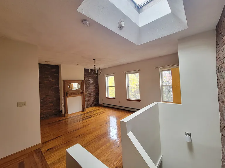 67-3 Baldwin St #673 — Photo 3