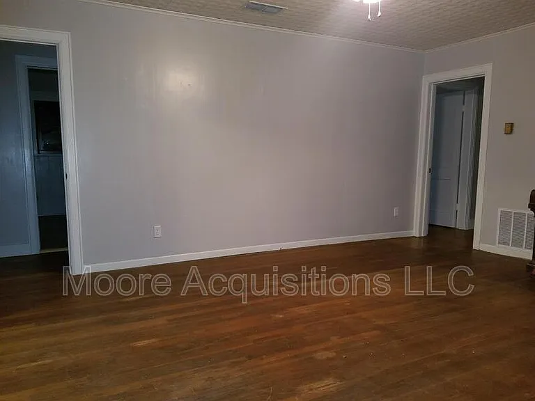221 Leonard Dr — Photo 20
