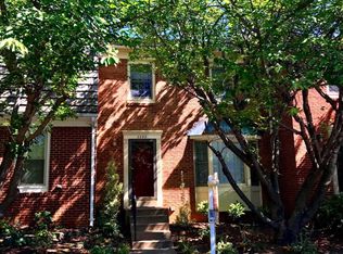 2289 Idylwood Station Ln, Falls Church, VA 22043