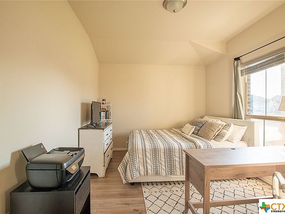 5th image of 309 Danielle Dr