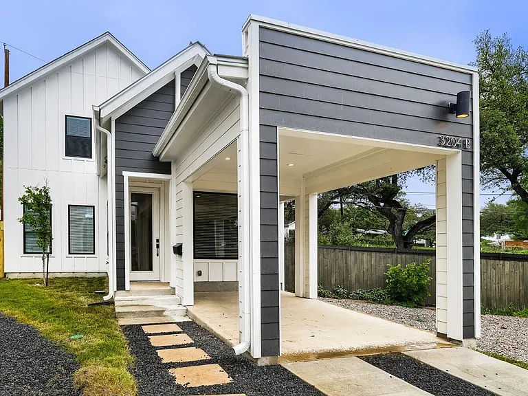 3204 Overcup Oak Dr #B — Photo 1