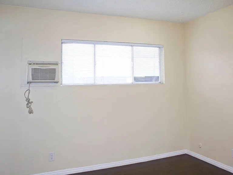18 N 4th St #6 — Photo 12
