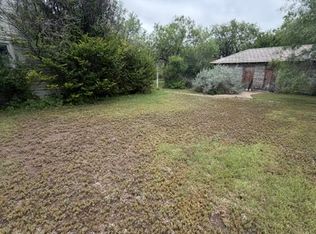 598 S Roberts Ave, Paint Rock, TX 76866