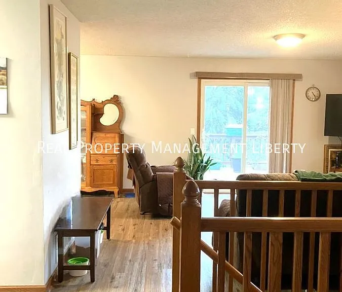 1301 Polk St S — Photo 4