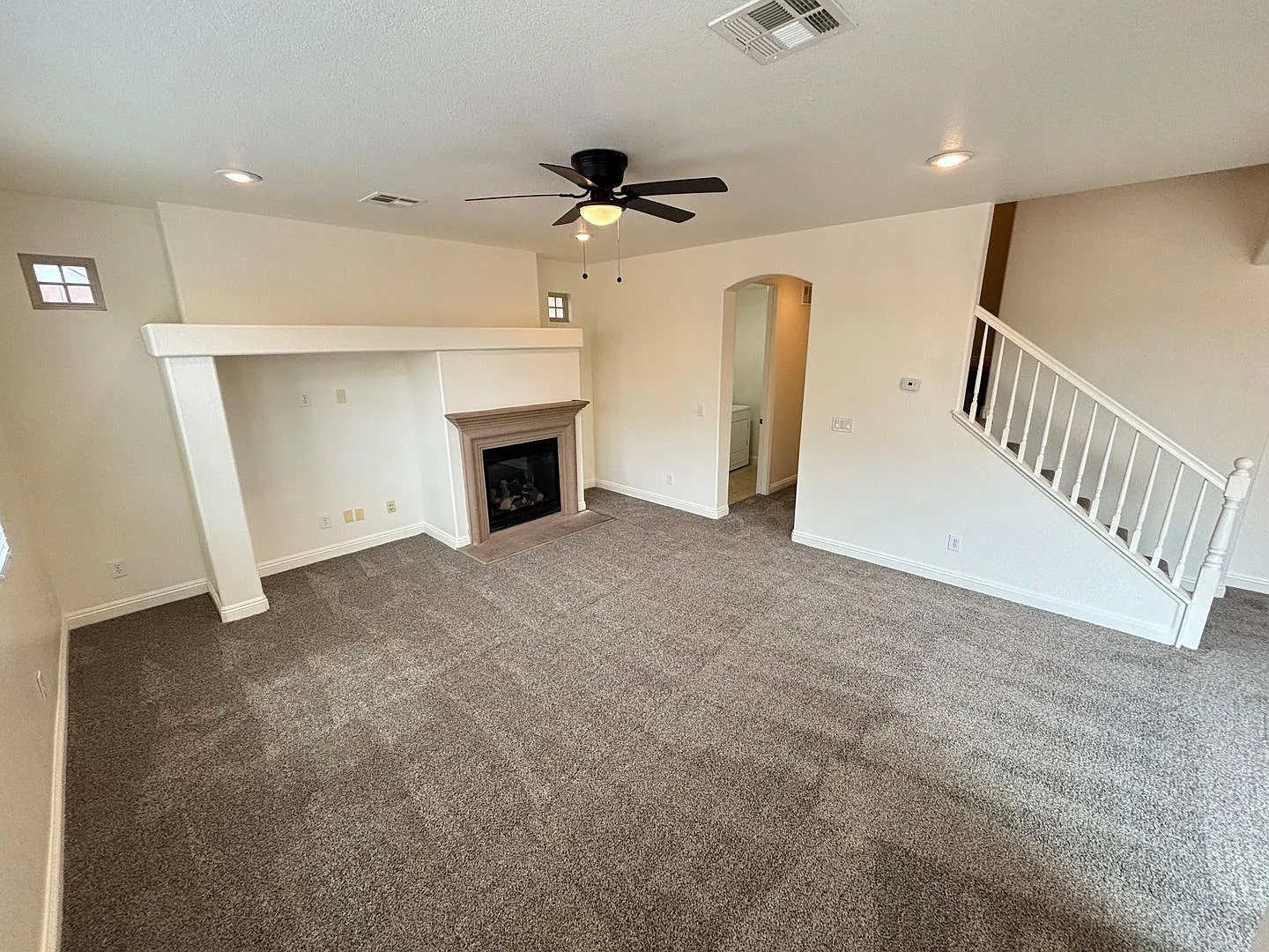 Gorgeous 4Bed/3Bath/2Car residence located in the Desirable Providence Community! — Photo 4