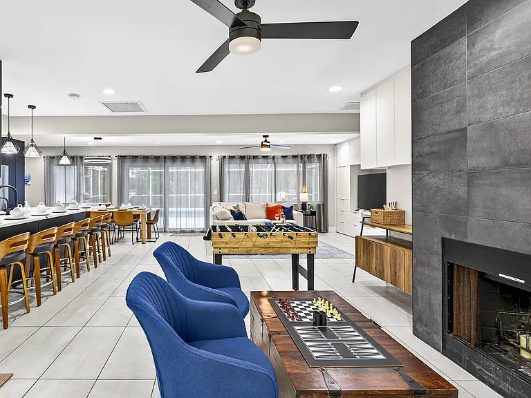 S Burlingame Ave — Photo 7