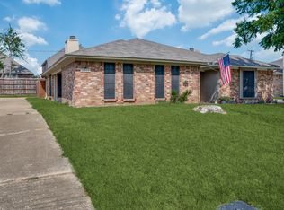 6913 Sierra Dr, North Richland Hills, TX 76180