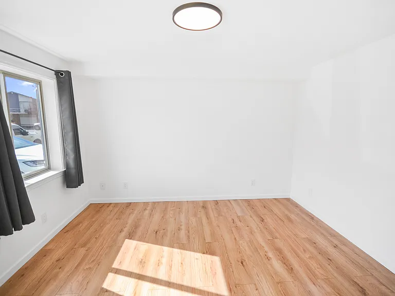 4 Seahaven Ct #B — Photo 2