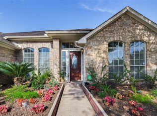 3527 Beacon Hill Dr, Pearland, TX 77584