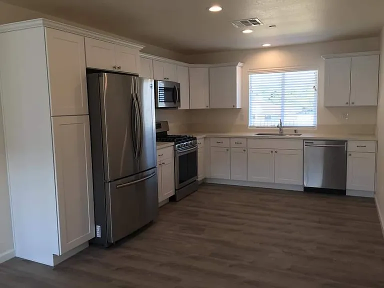 8718 Jawbone Ave — Photo 2