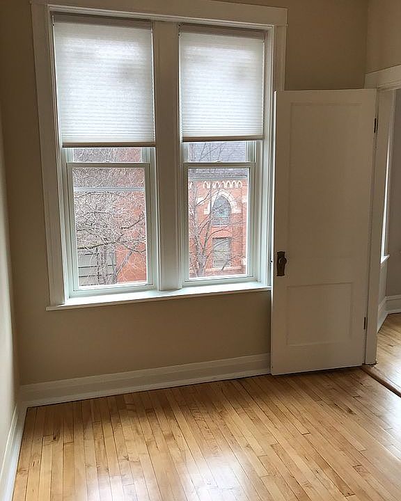 1st image of 1042 N Oakley Blvd