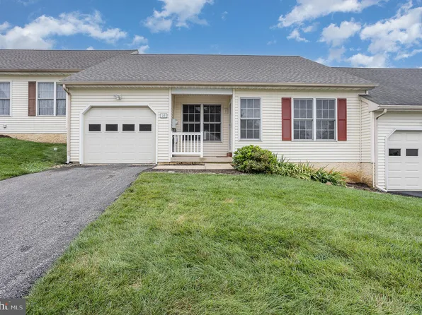 25 Knollwood Rd, Millersville, PA 17551