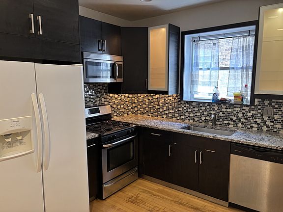 2nd image of 3040 N Lotus Ave Unit 1