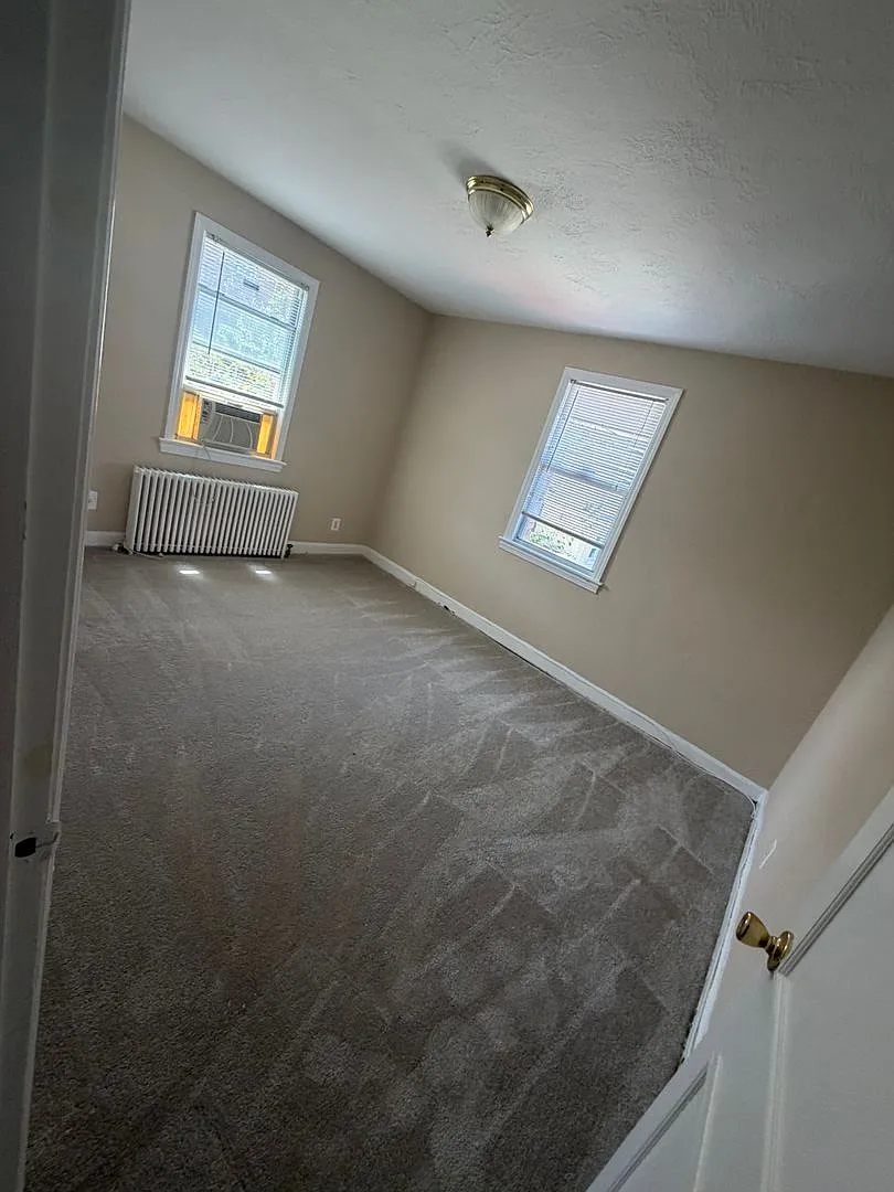604 12th Street NE — Photo 4